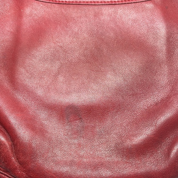 Coach leather bag. Dark red.  Vintage! One main compartment with zip pocket. - Picture 7 of 9